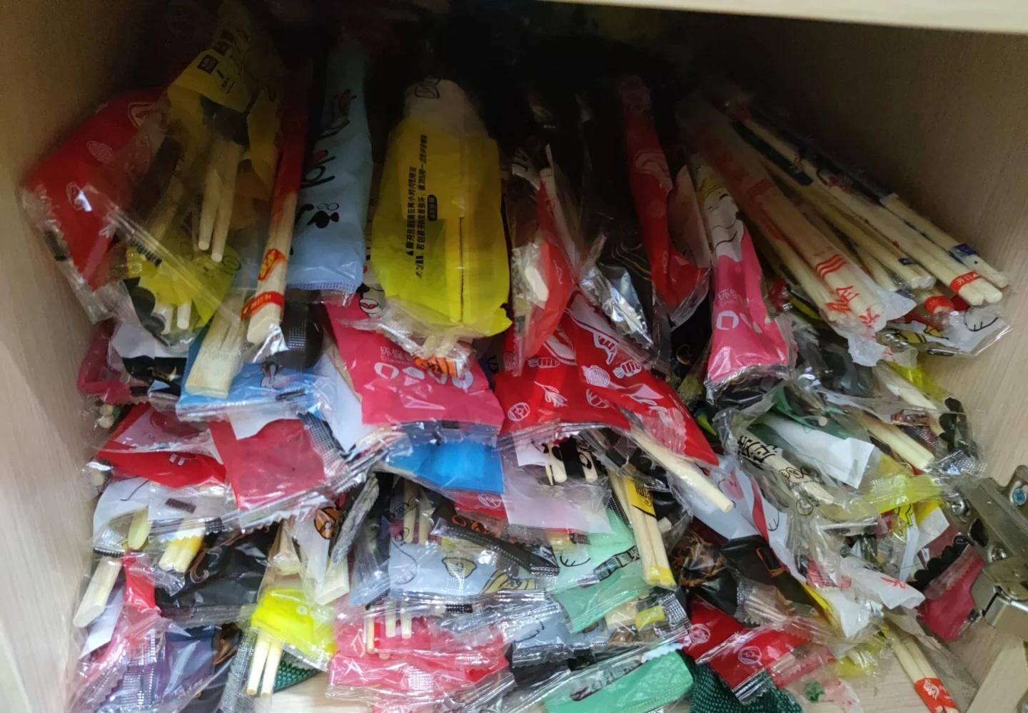 Ngoài 50 tuổi, đừng tiếc 6 món đồ này - buông bỏ đi bạn sẽ thấy nhà cửa gọn gàng, tinh thần nhẹ nhõm hẳn - Ảnh 5.